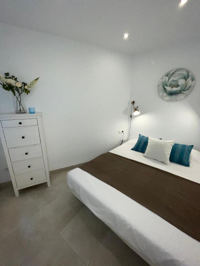 Villa New Townhouse In The Heart Of Nerja With Jacuzzi Exterior foto