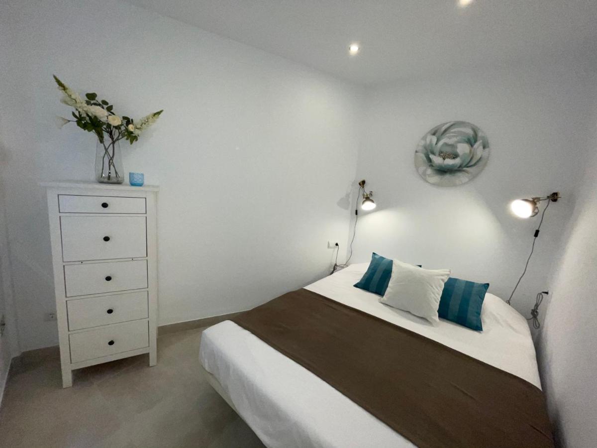 Villa New Townhouse In The Heart Of Nerja With Jacuzzi Exterior foto