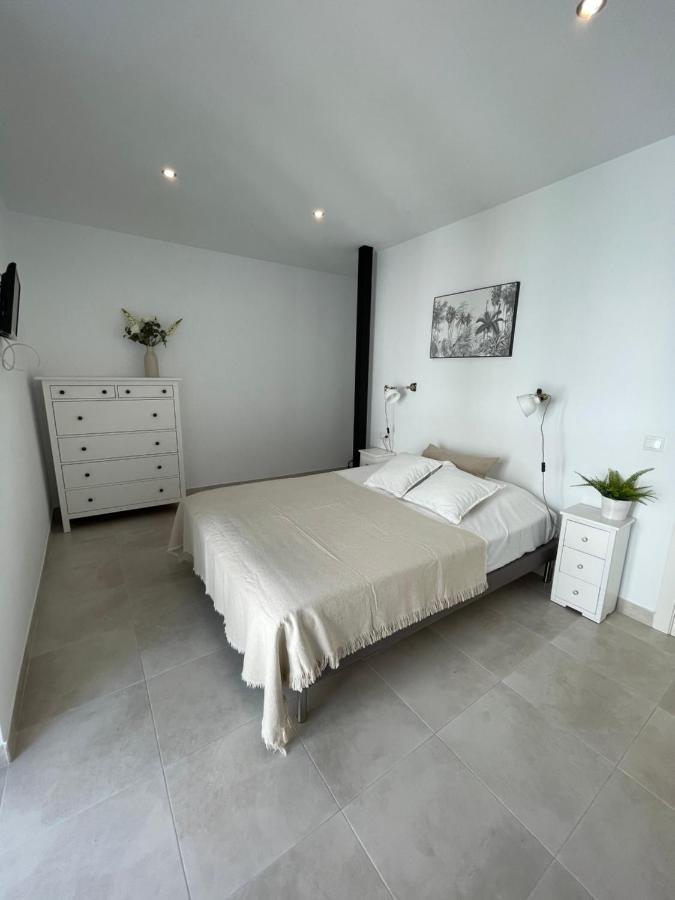 Villa New Townhouse In The Heart Of Nerja With Jacuzzi Exterior foto
